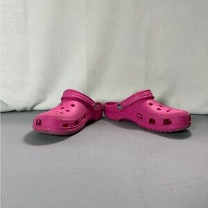 CROCS Men's Bold Pink Clogs